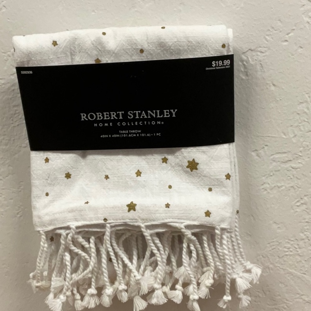 Robert Stanley Christmas Table Throw White Gold NWTS